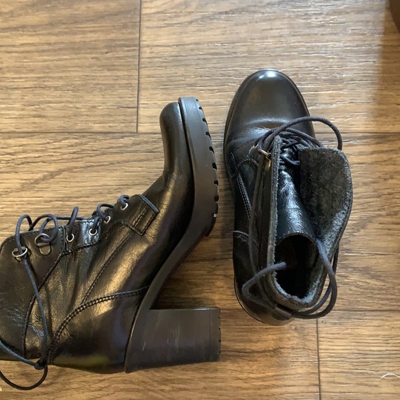 ASOS DESIGN heeled lace up boots in black leather - Picture 2 of 5